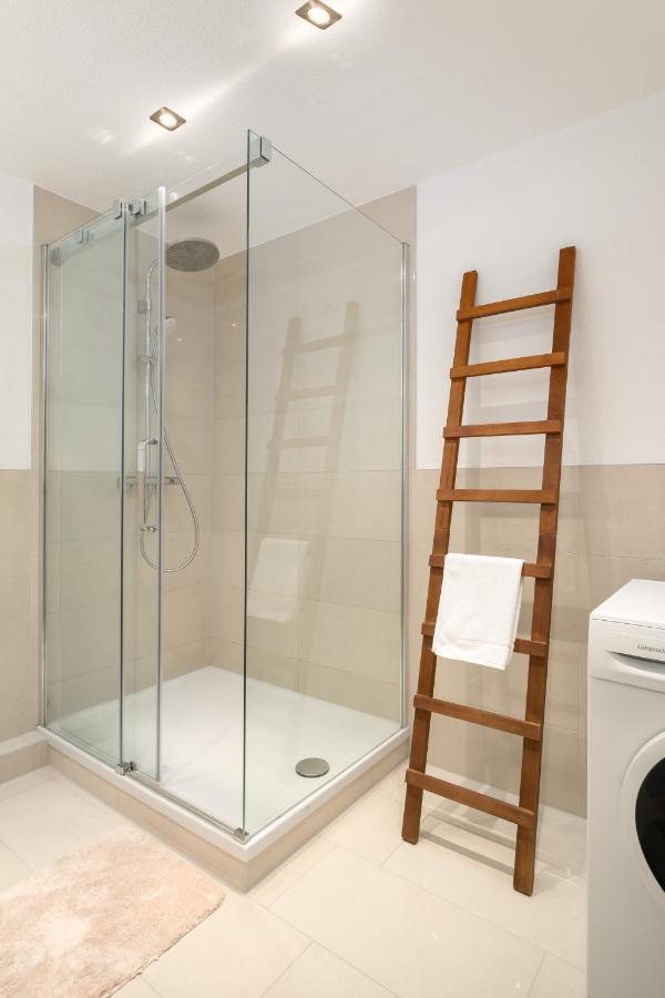 Unique Zentral Gelegene 2 Zimmer Maisonettewohnung Inkl Tiefgaragenplatz Villingen-Schwenningen Buitenkant foto
